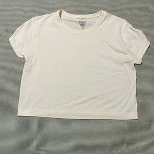 Athleta Cream Cropped Seamless Tee Size Small